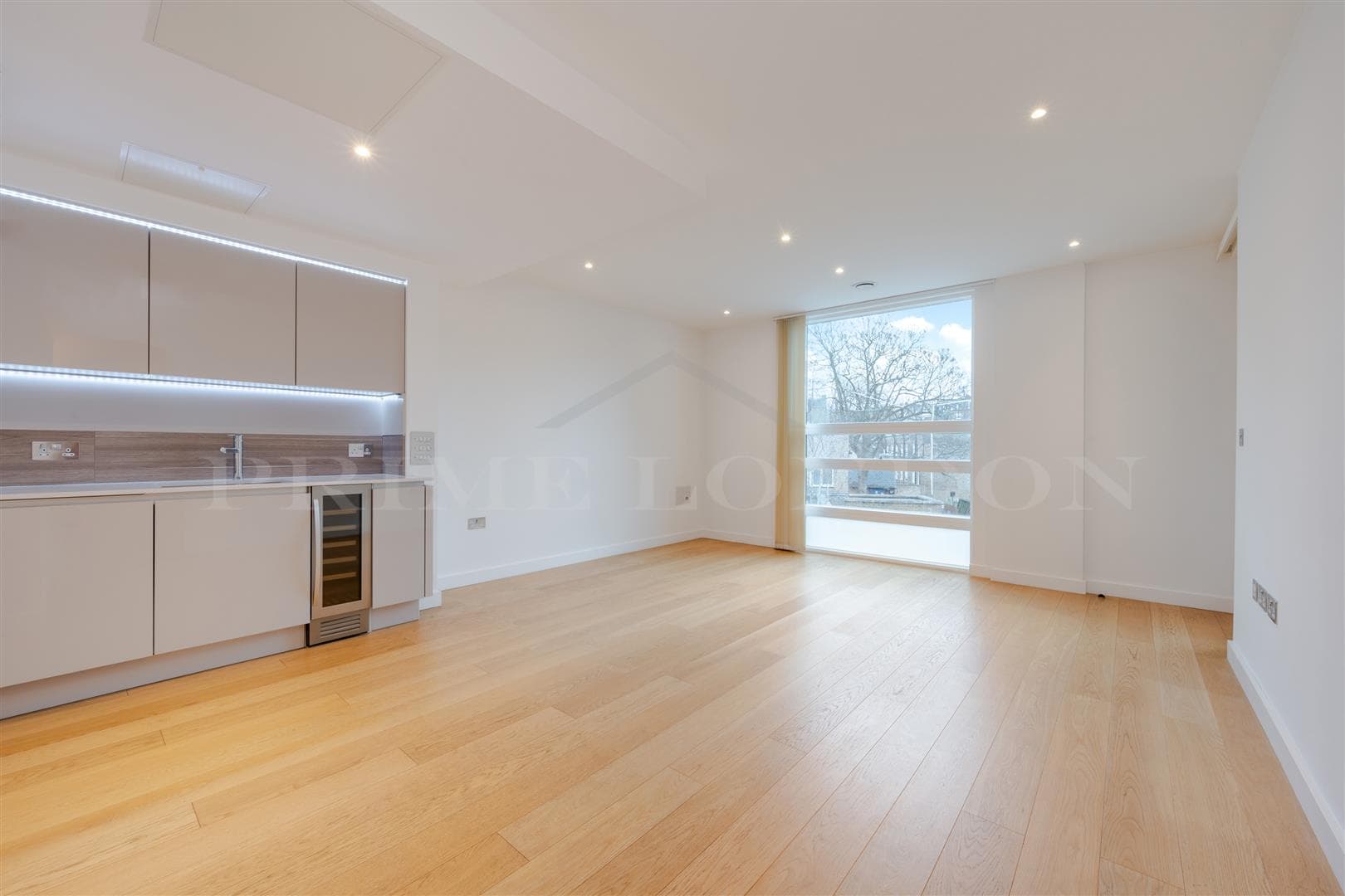 205 Holland Park Avenue, London