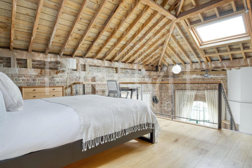 Wiltshire House, Maidstone Buildings Mews, London Bridge